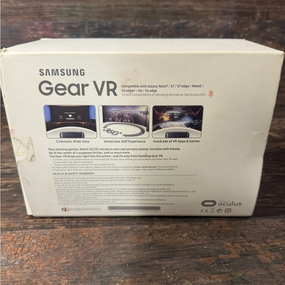Samsung Black Gear VR Smartphone VR Headset with Ergonomic Design